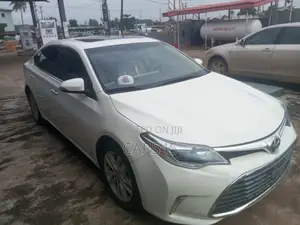 Toyota Avalon Limited 4dr Sedan (3.5L 6cyl 6A) 2014 White