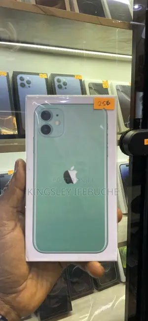 New Apple iPhone 11 256 GB Green