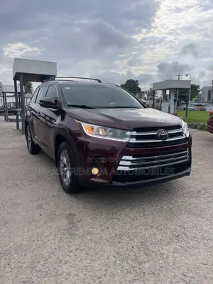 Toyota Highlander XLE 4dr SUV AWD (3.5L 6cyl 6A) 2014 Burgundy