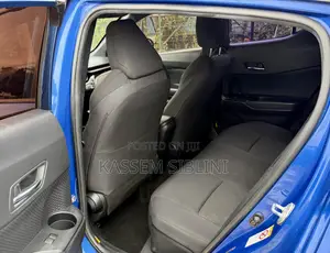Toyota C-HR XLE FWD Sport Utility (2.0L 4cyl 2AM) 2018 Blue