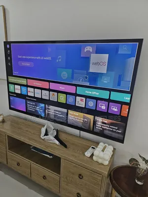 70inches LG Webos Thinq Uhd Smart TV