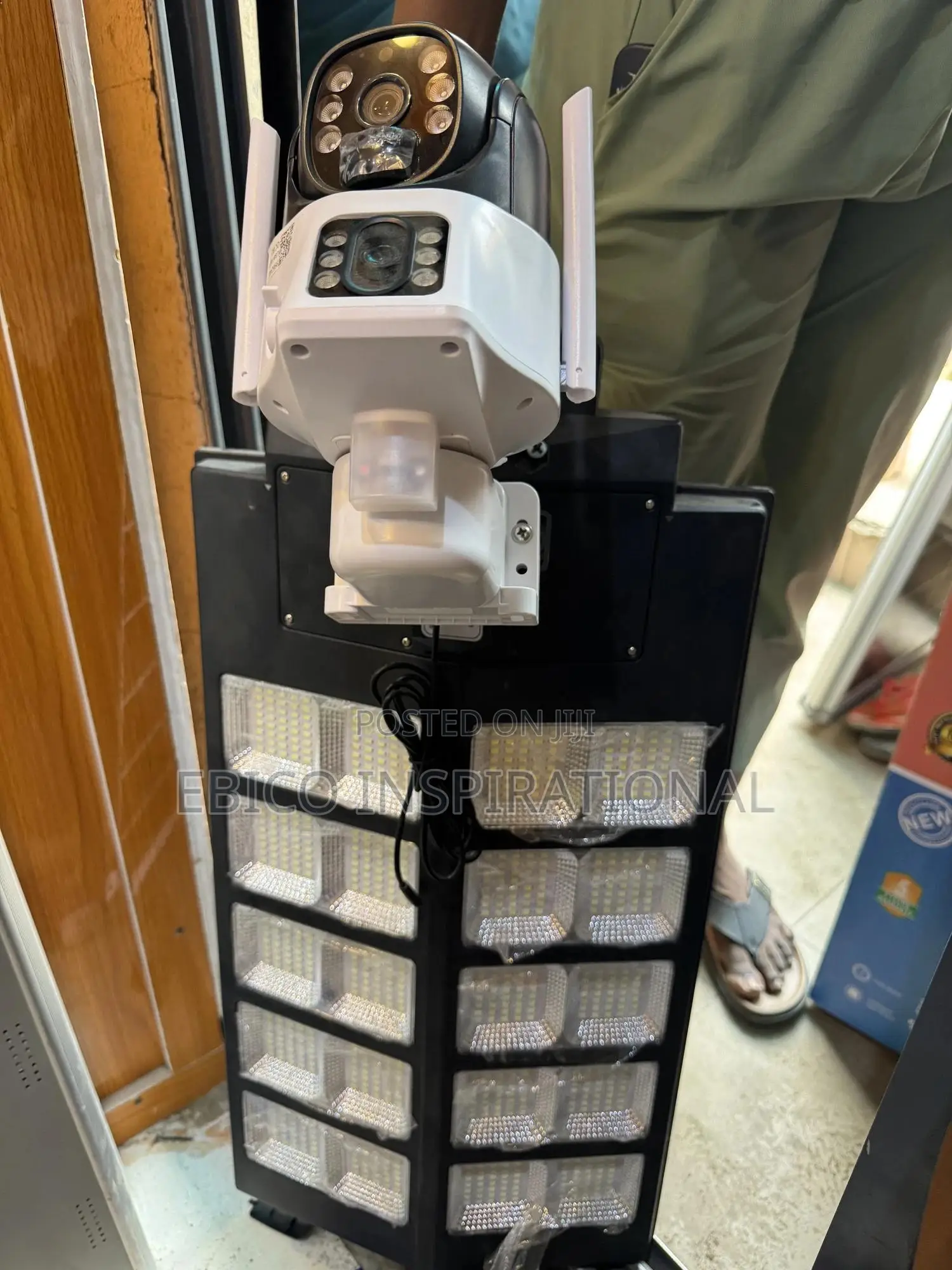 Solar Motion Sensor Security Light With CCTV Camera