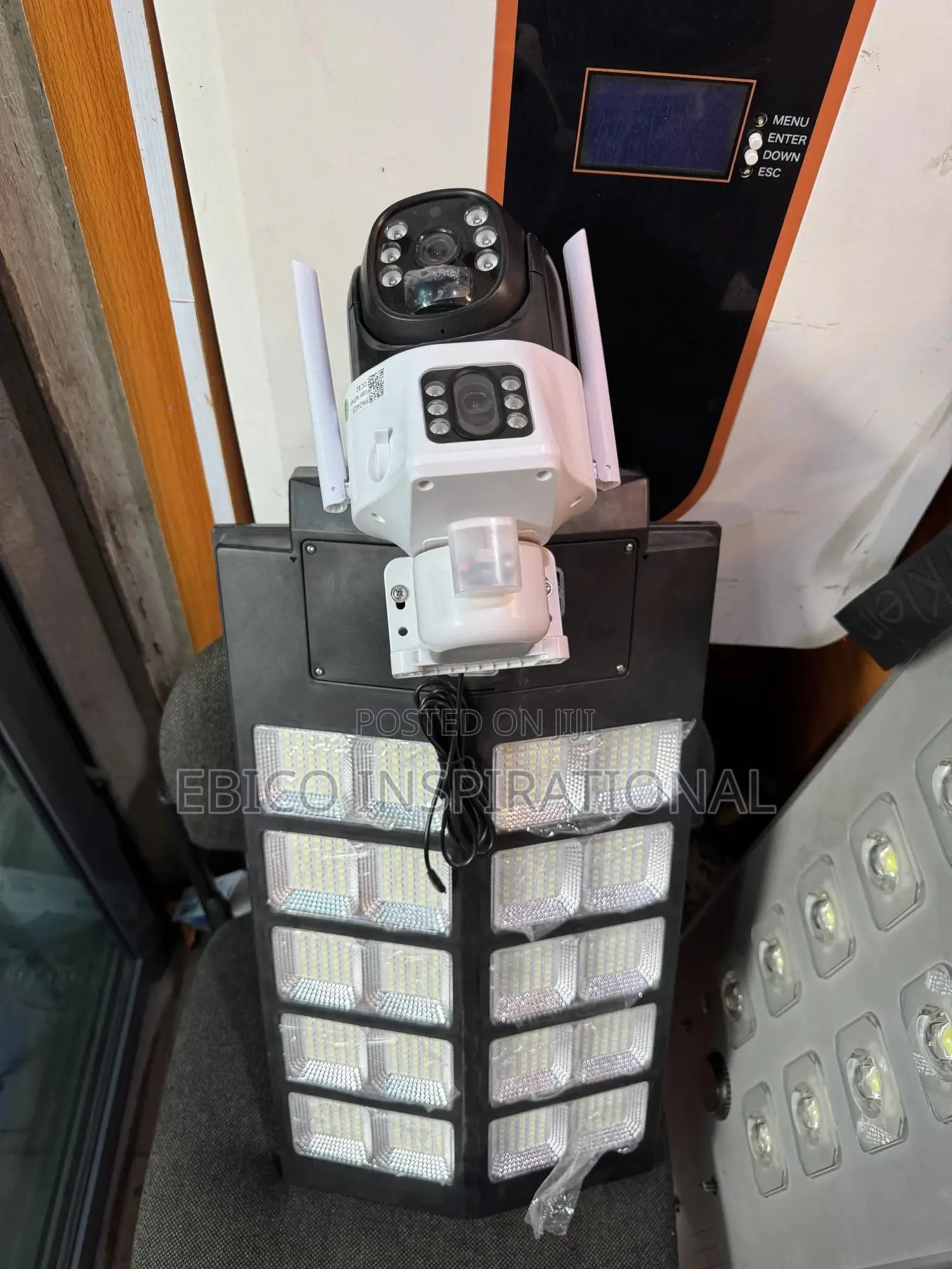 Solar Motion Sensor Security Light With CCTV Camera