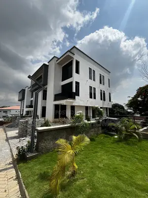 7bdrm Duplex in Maitama for sale