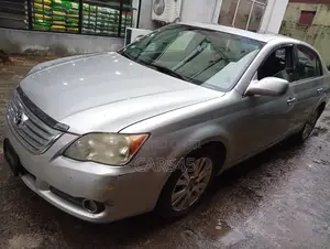 Toyota Avalon 2010 Silver