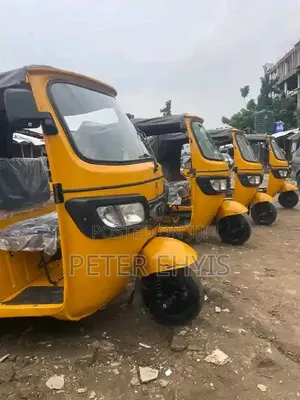 TVS King Cargo 2023 Yellow