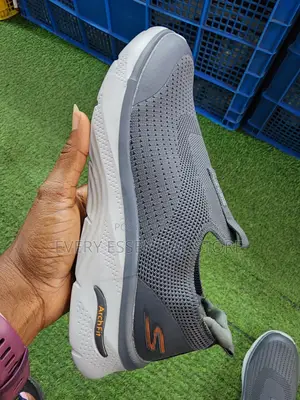 Skechers Arch Fit Sneakers Support All-Day Comfort Plus Lightweight