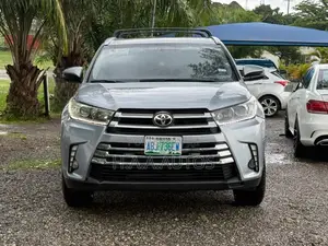 Toyota Highlander XLE V6 4x2 (3.5L 6cyl 6A) 2016 Silver