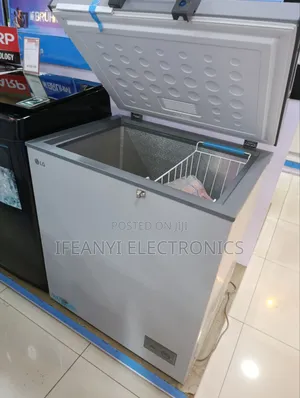 Lg Chest Freezer