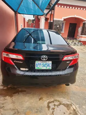 Toyota Camry SE 4dr Sedan (2.5L 4cyl 6A) 2013 Black
