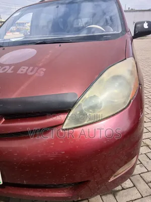 Toyota Sienna 2006 Red