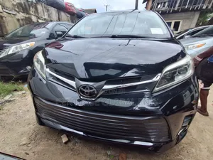 Toyota Sienna 2018 Black