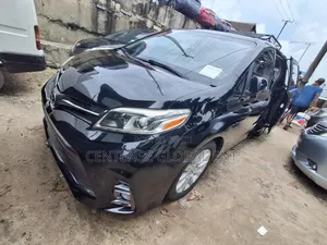 Toyota Sienna 2018 Black