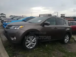 Toyota RAV4 Limited 4dr SUV (2.5L 4cyl 6A) 2014 Gray