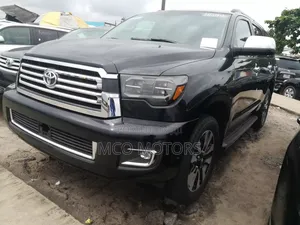 Toyota Sequoia Platinum 4dr SUV 4WD (5.7L 8cyl 6A) 2015 Black