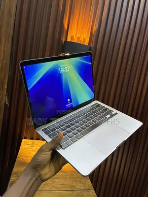 Laptop Apple MacBook Pro 2020 8GB Intel Core i5 SSD 256GB