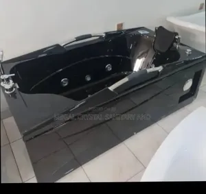 Black Single Jacuzzi for All Toilet