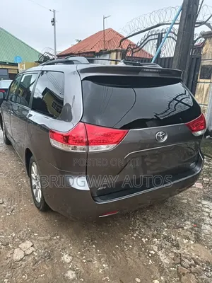 Toyota Sienna 2011 Gray