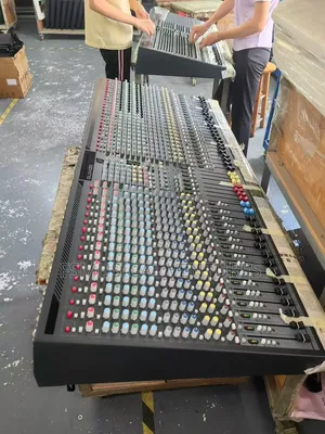 Allen Heath Gl2400 24-Channel Audio Mixer Console