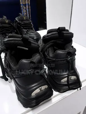Louis Vuitton Seakers