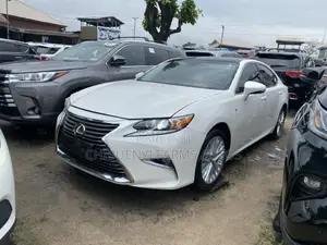 Lexus ES 350 FWD 2017 White