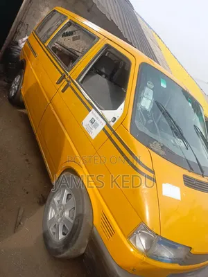 Volkswagen Transporter 2004 Yellow