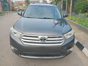 Toyota Highlander Limited 2012 Gray
