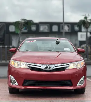 Toyota Camry XLE V6 4dr Sedan (3.5L 6cyl 6A) 2012 Red