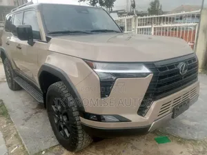 Lexus GX 2025 Gold