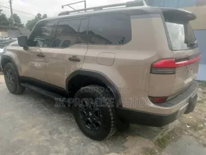 Lexus GX 2025 Gold