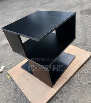 Black Side Stool Table