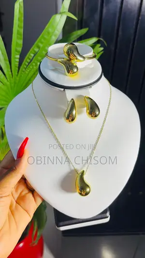 Water Drop Jewelry Set : 10,500
