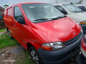 Toyota HiAce 2004 Red