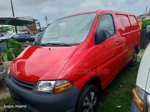 Toyota HiAce 2004 Red