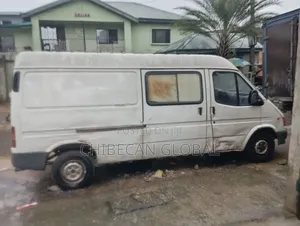 Ford Transit 2000 White