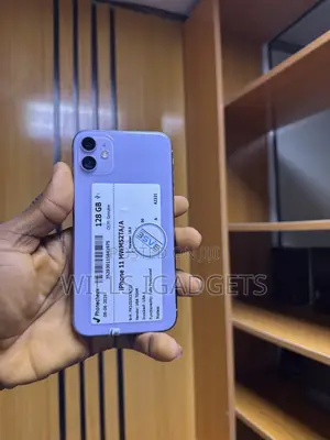 New Apple iPhone 11 64 GB Blue