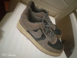 Used Shoes Buh Still Strong Not Used for Long