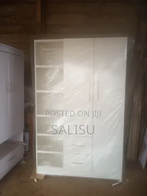 Wardrobe 4ft by 6.5ft