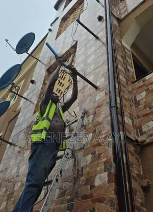 Dstv Installer At Lekki:Victoria Island:Vgc:Banana Island