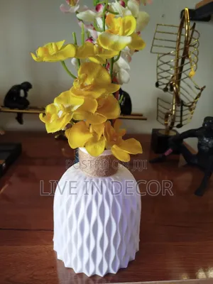 Plastic Vase Flower Set