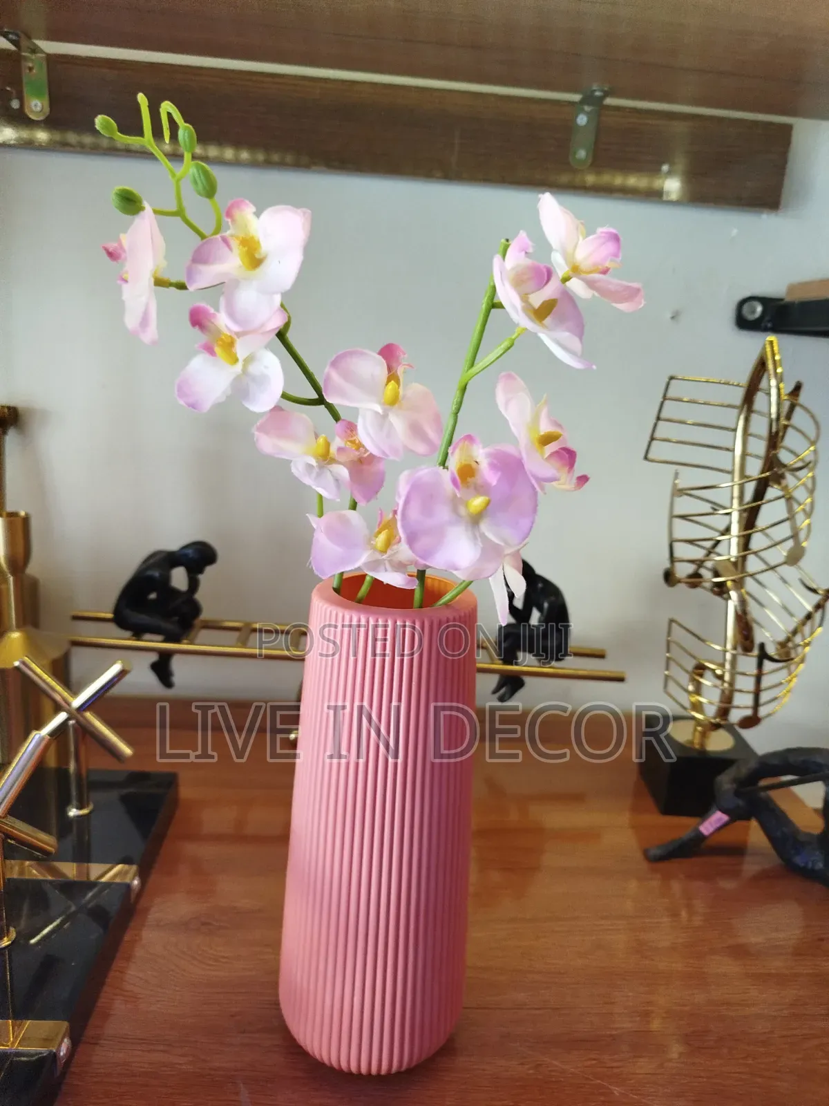 Plastic Vase Flower Set