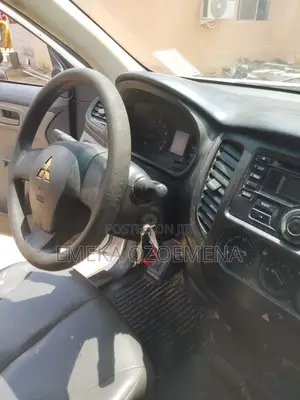 Mitsubishi L300 2015 White