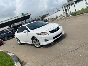 Toyota Corolla 2010 White