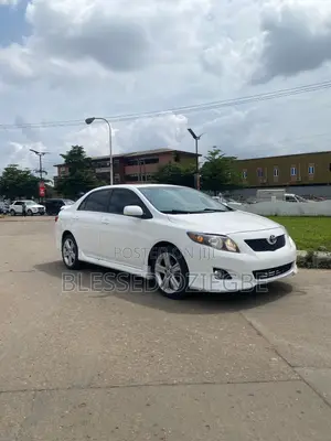 Toyota Corolla 2010 White
