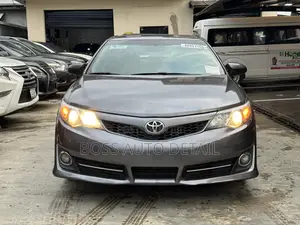 Toyota Camry SE Sport 4dr Sedan (2.5L 4cyl 6A) 2014 Gray