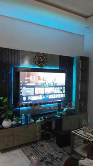 Tv Console Very Strong and Neat 