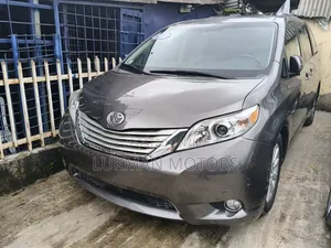 Toyota Sienna 2014 Gray