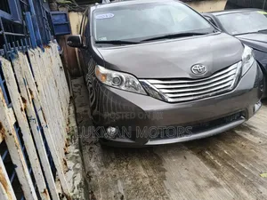 Toyota Sienna 2014 Gray