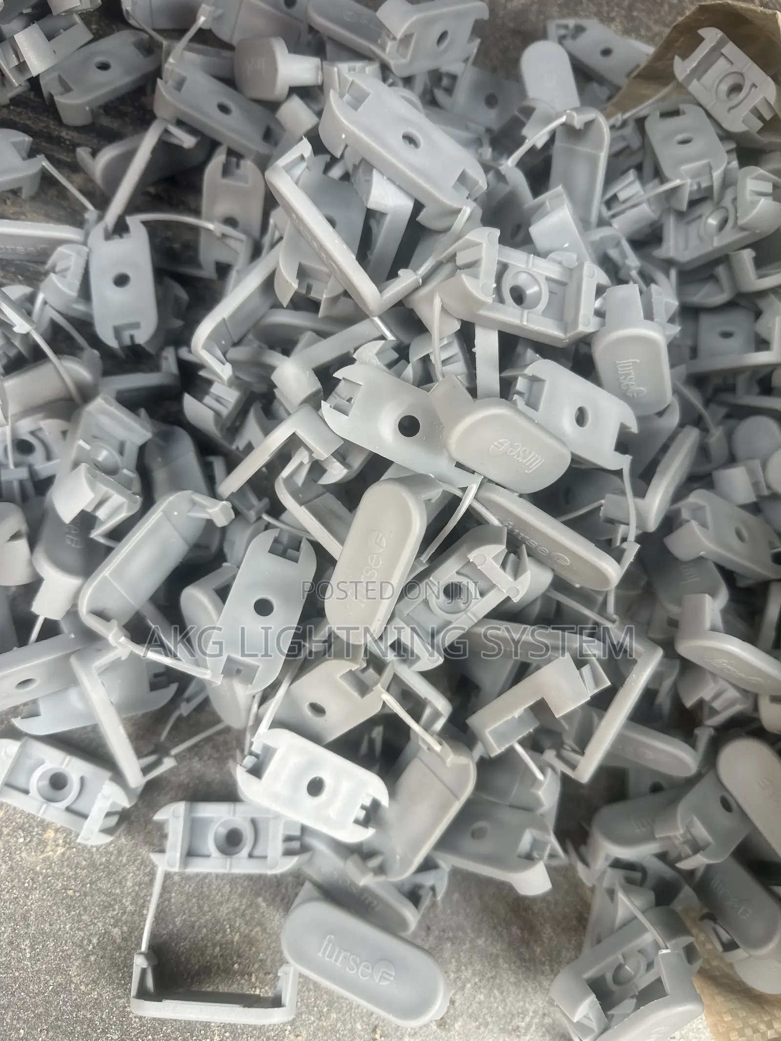 Adhesive Dc Clip