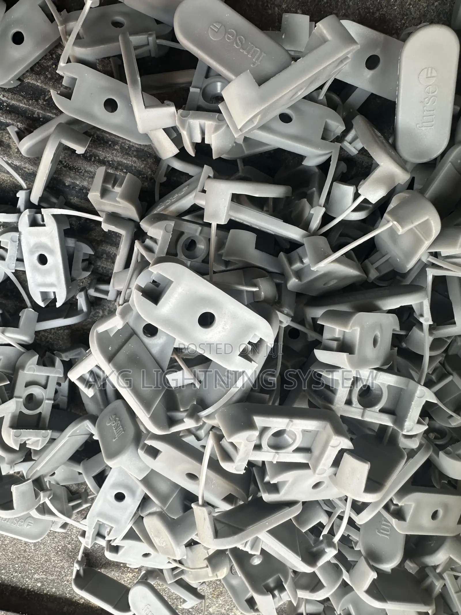 Adhesive Dc Clip